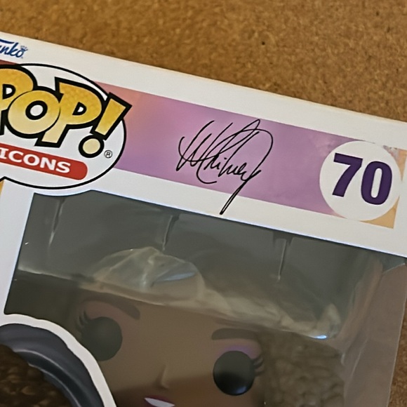 🆕 FUNKO POP! Icons Whitney Houston (#70) - Picture 9 of 9